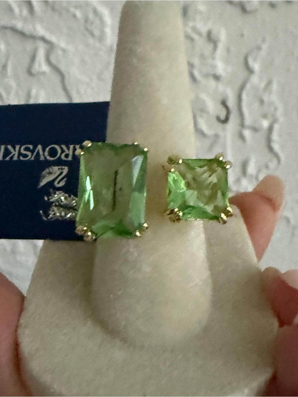 Swarovski Millenia open ring
Octagon cut, Green, 18K gold finish Size 7.25